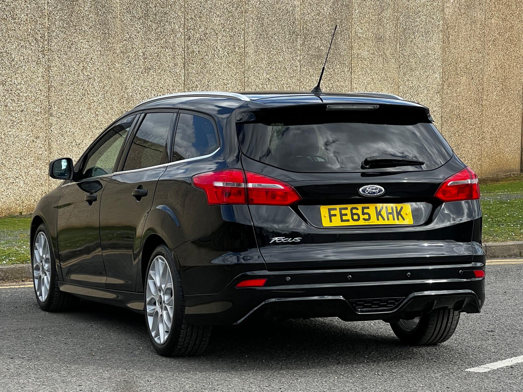 Ford Focus view 6
