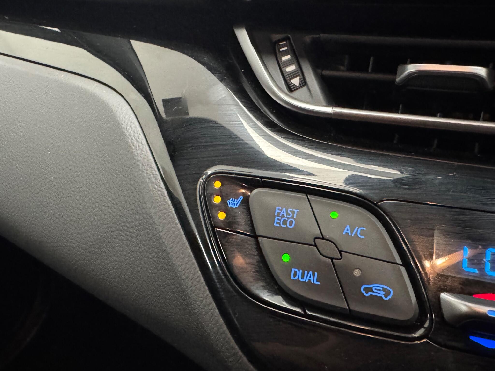 Toyota C-HR view 21