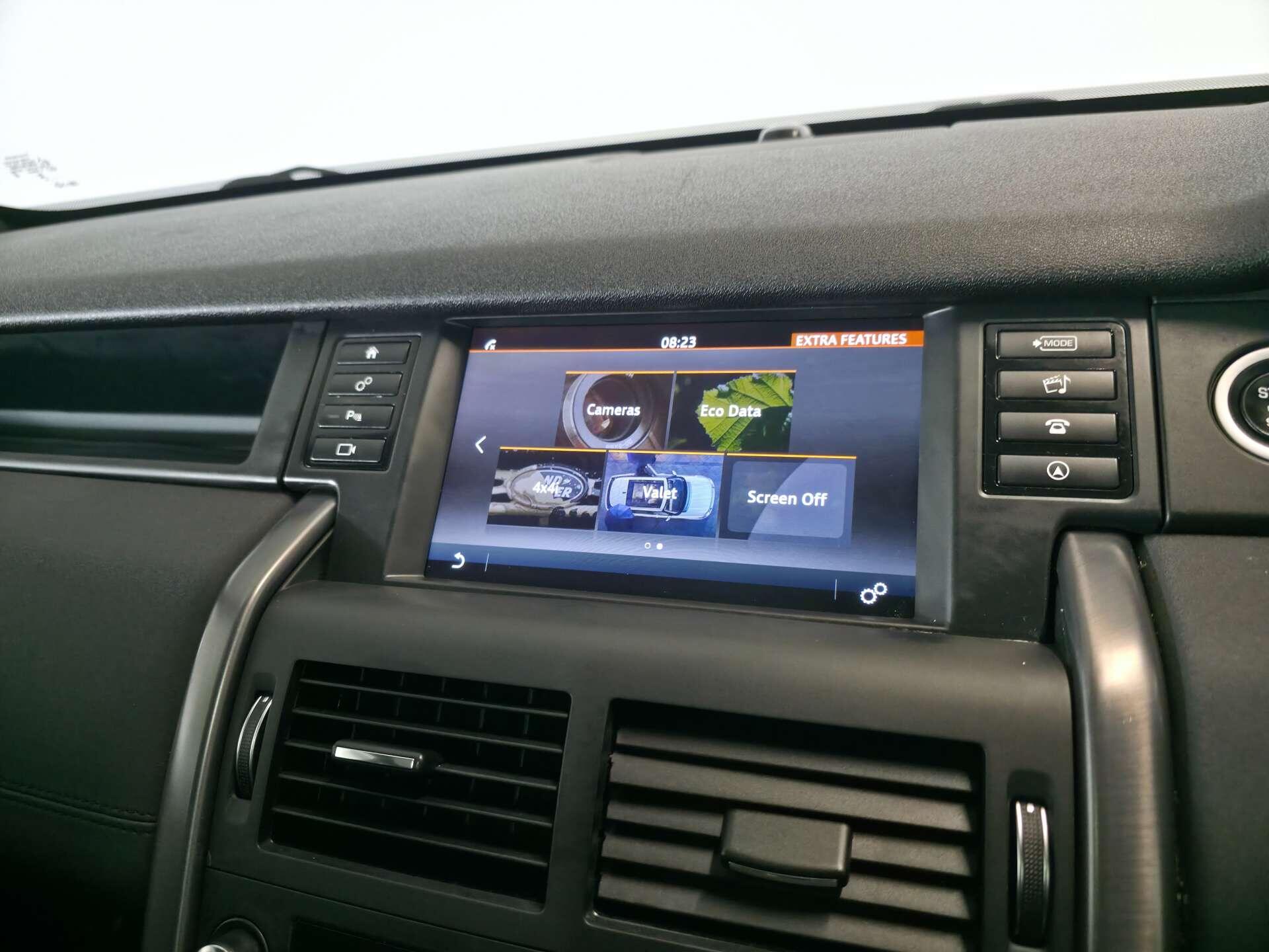 Land Rover Discovery Sport view 45