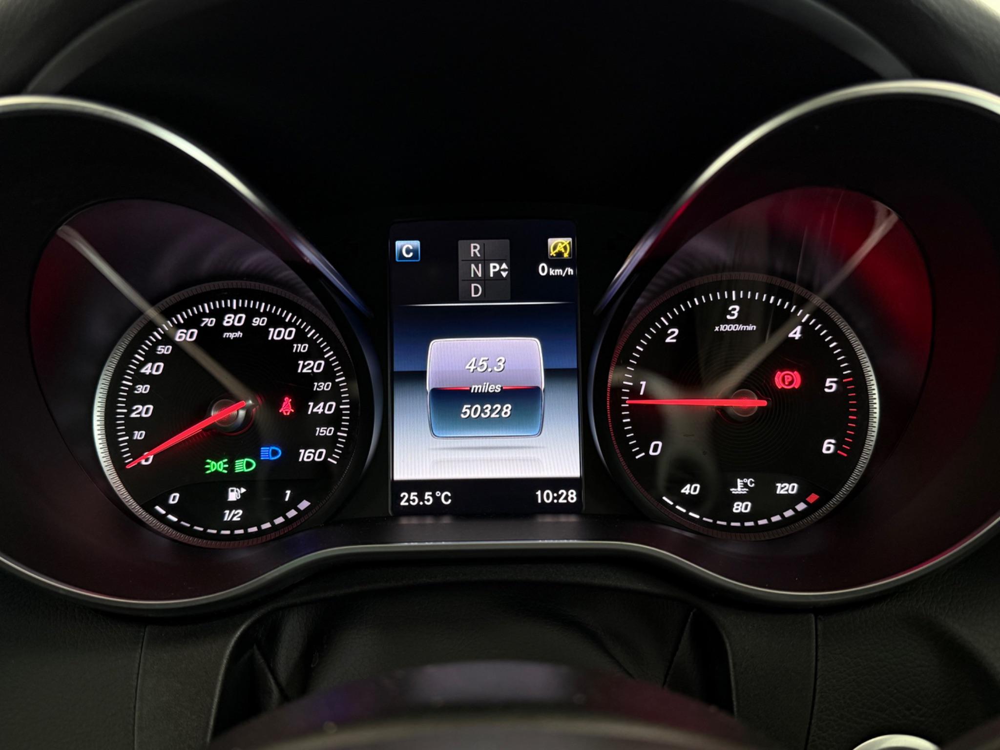 Mercedes-Benz C-Class view 19