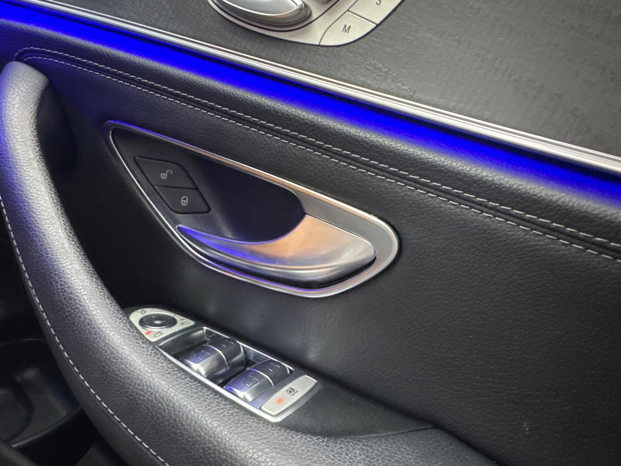 Mercedes-Benz E Class view 57