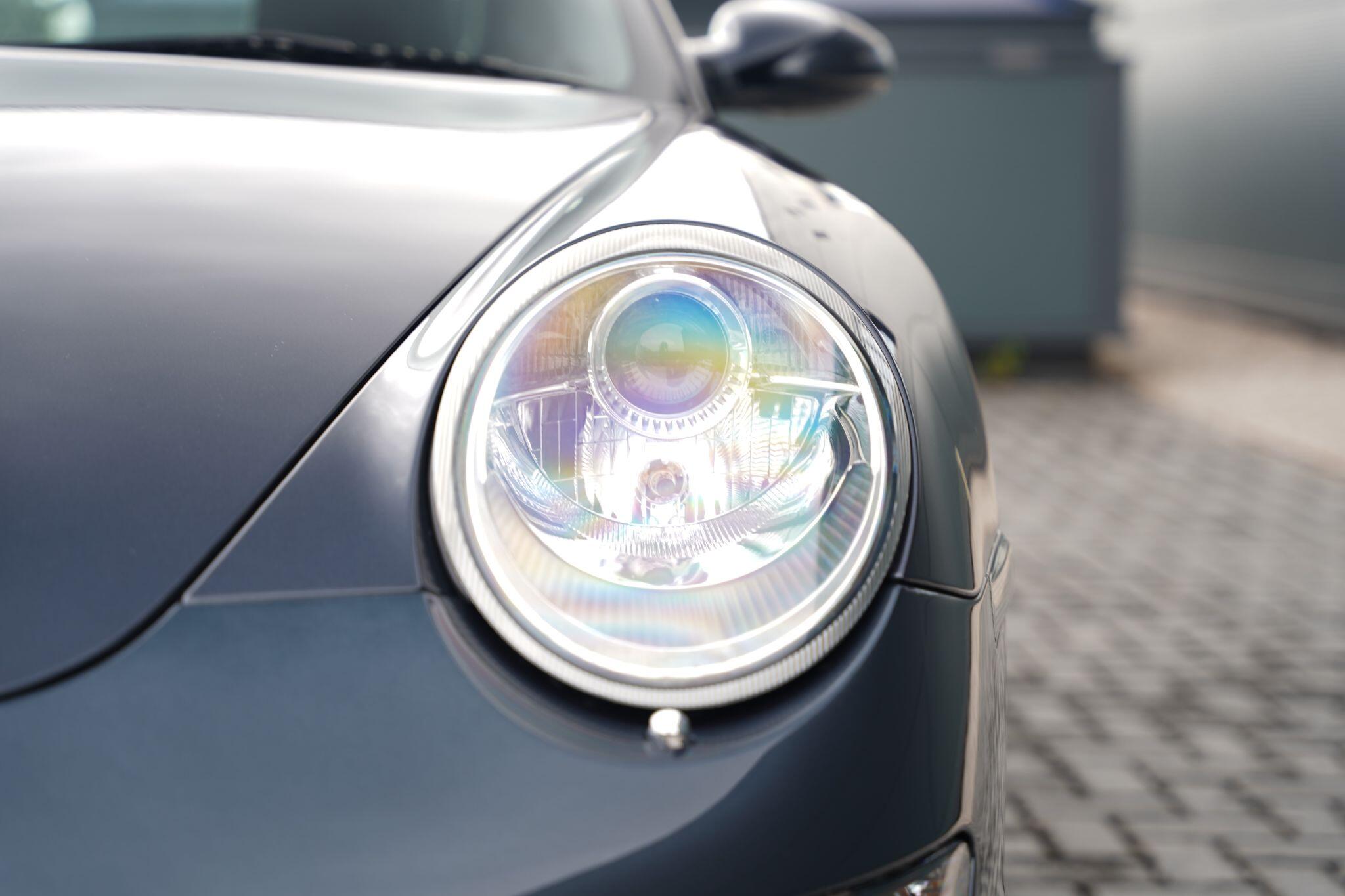 Porsche 911 view 34