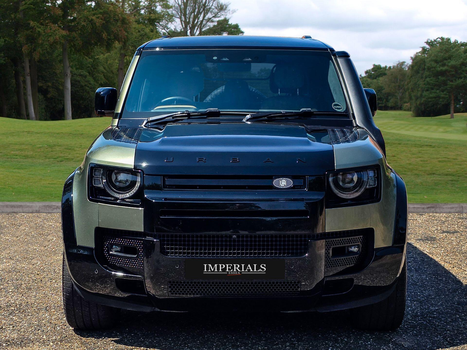 Land Rover Defender 110 view 10