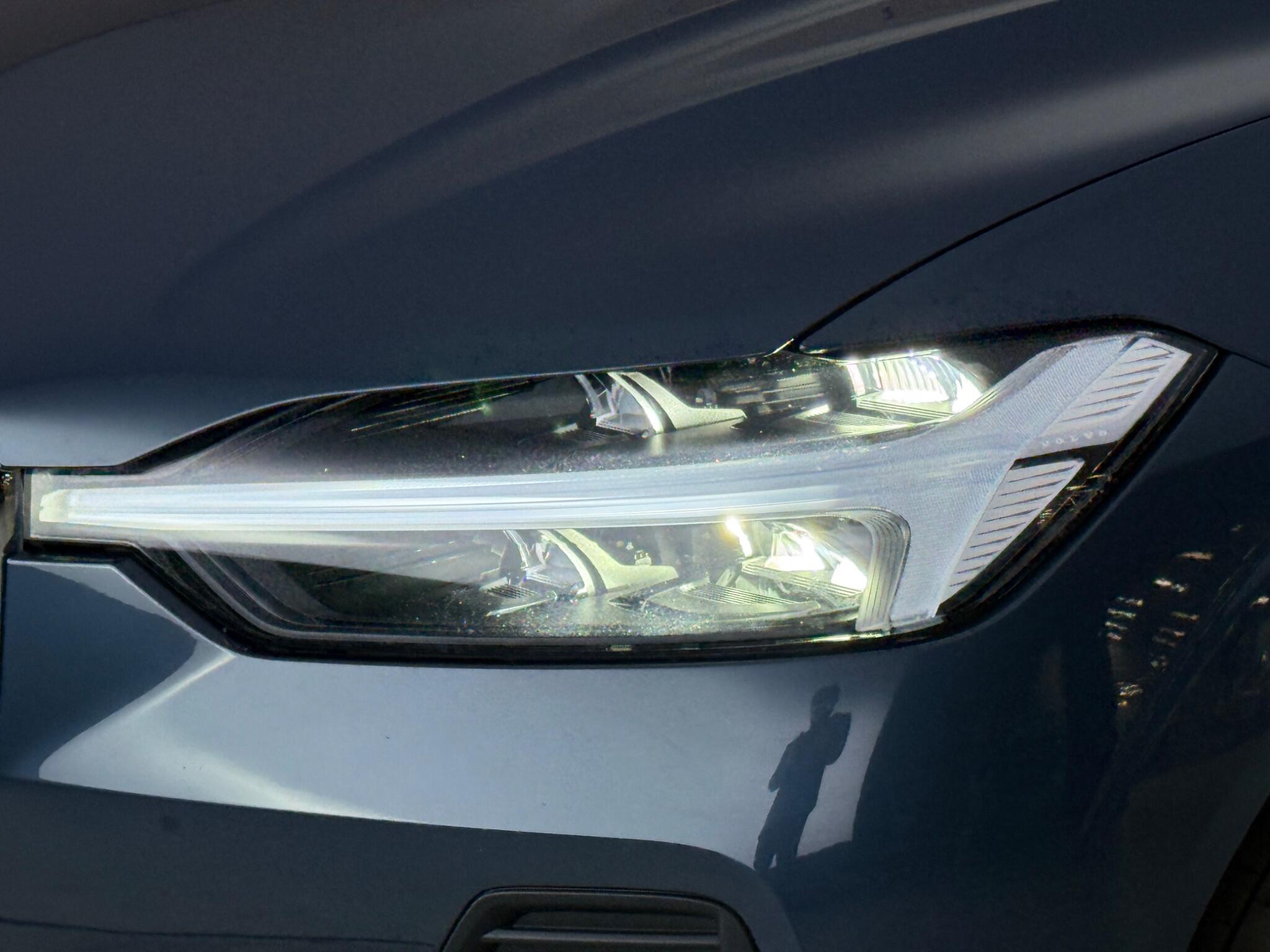 Volvo XC60 view 11