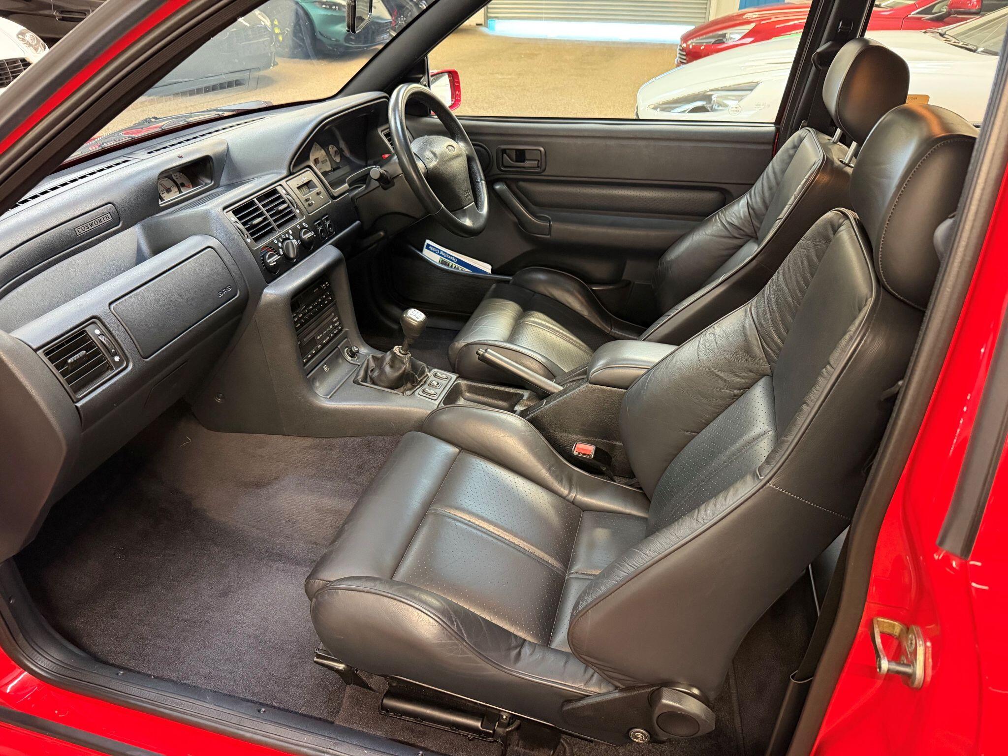 Ford Escort view 11