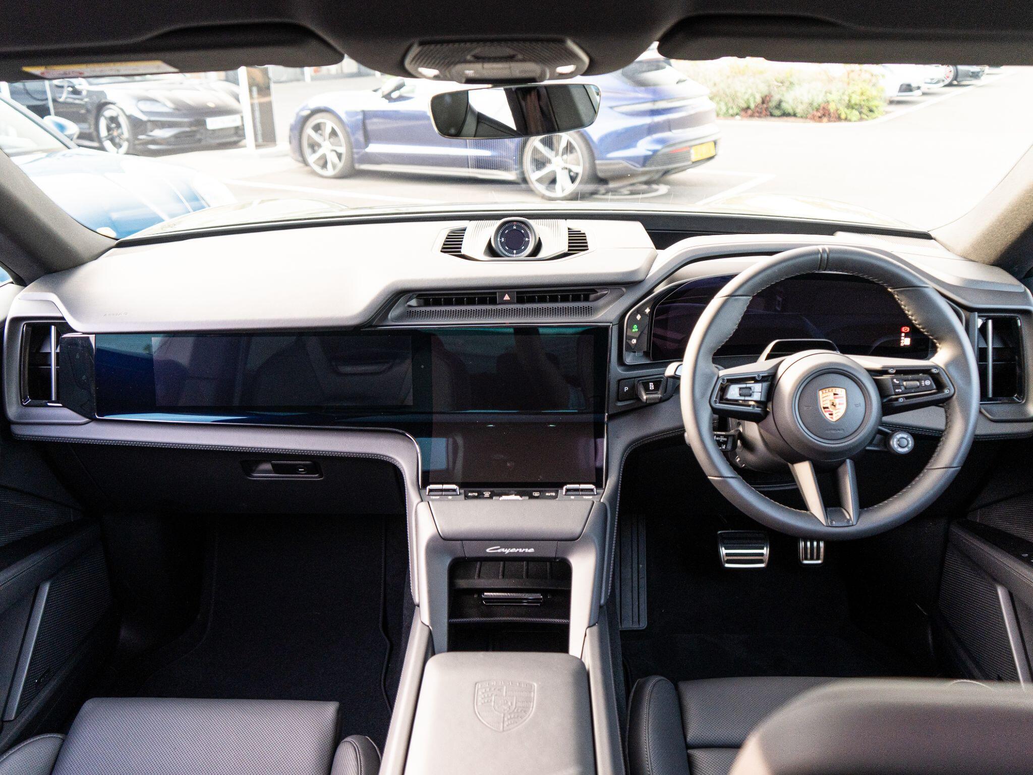 Porsche Cayenne view 18