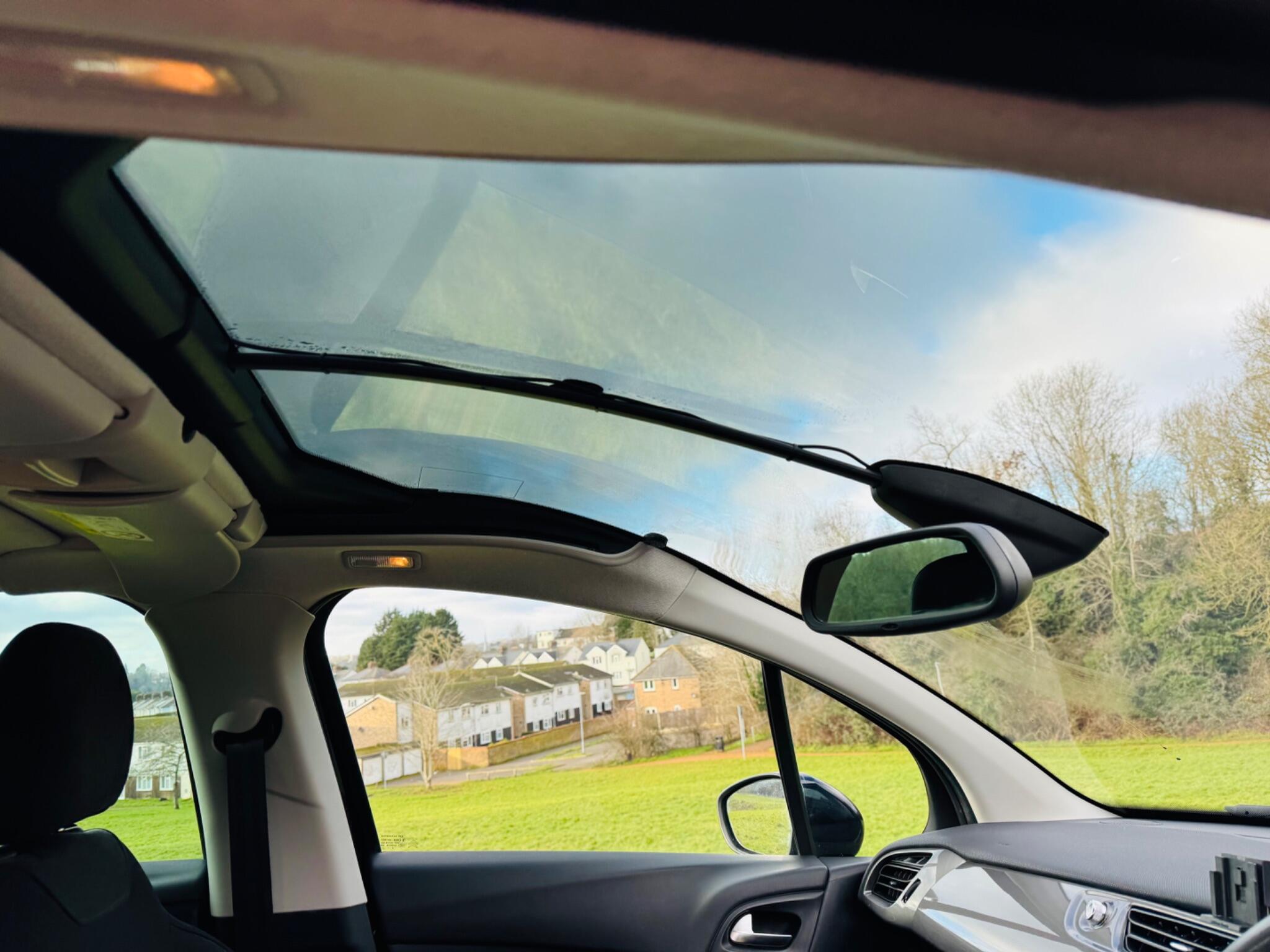 2015 Citroen C3 image 18