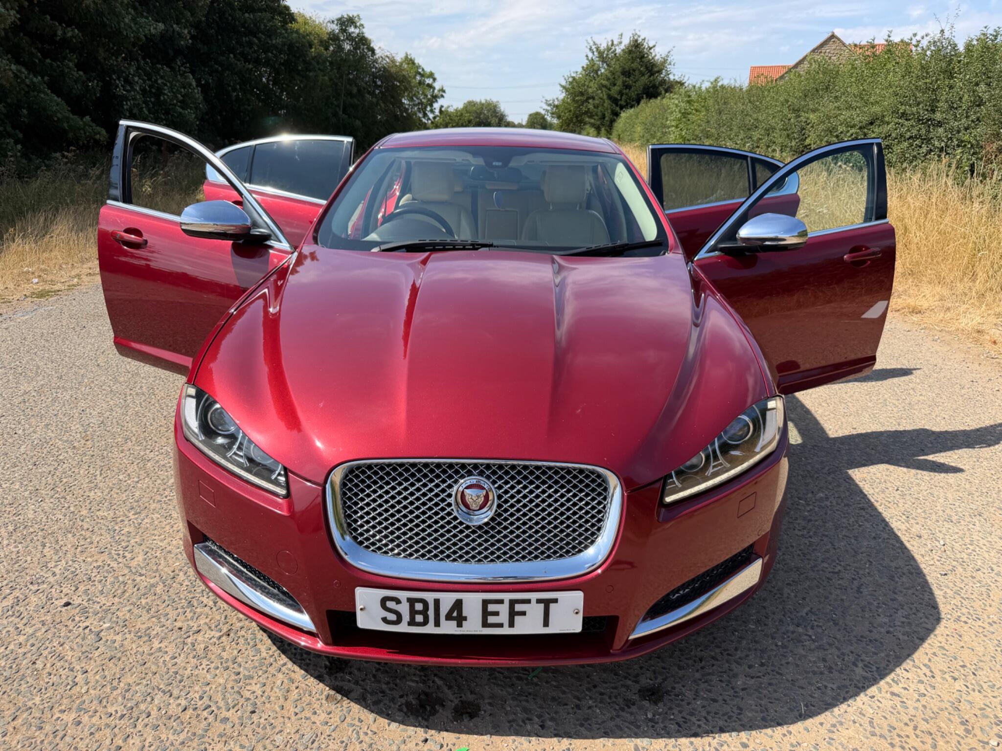 Jaguar XF view 37