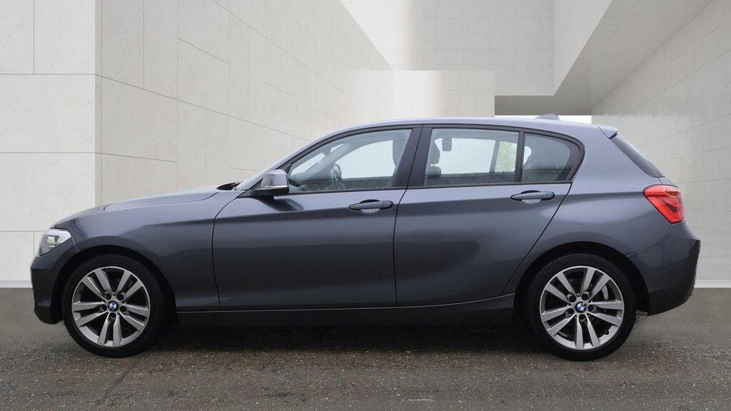 BMW 1 Series view 6