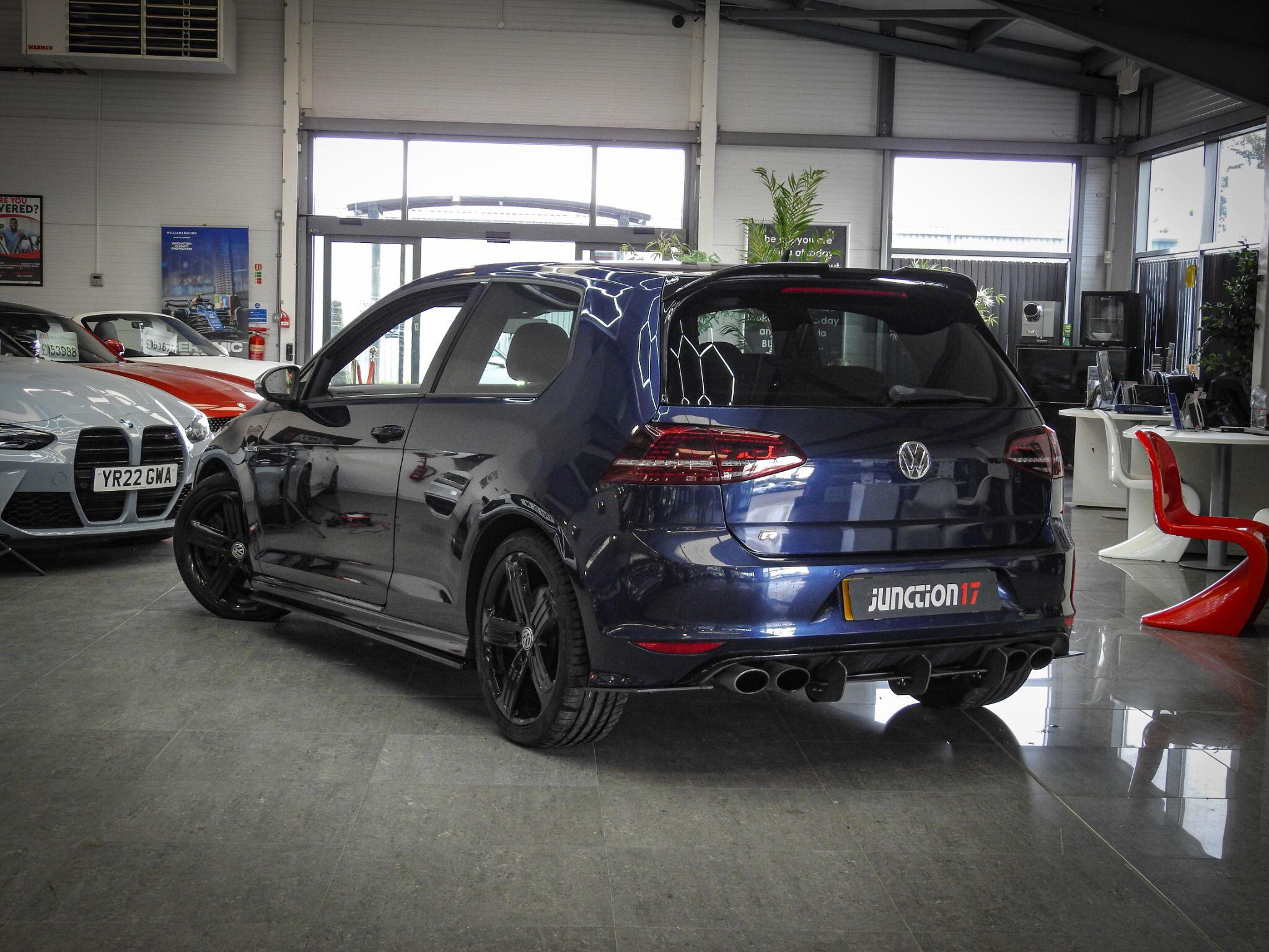 Volkswagen Golf view 3