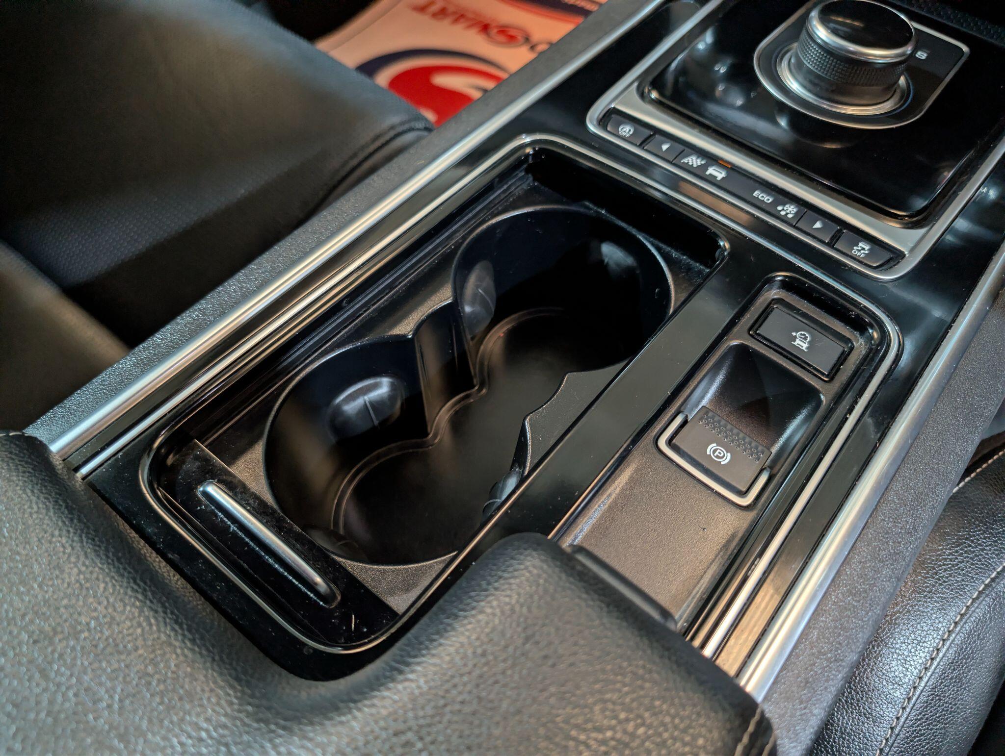 Jaguar XF view 25