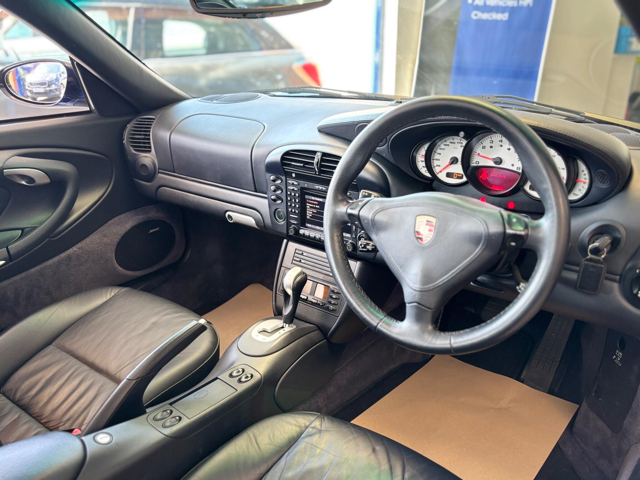 Porsche 911 view 9