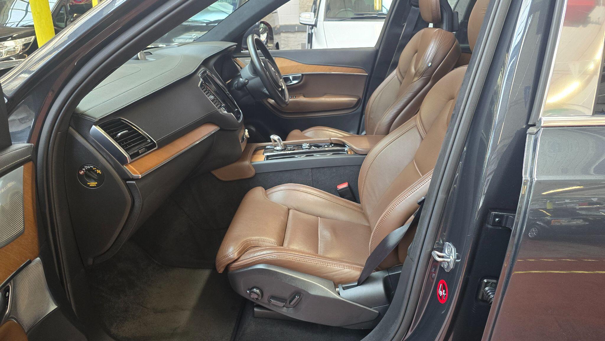 Volvo XC90 view 37