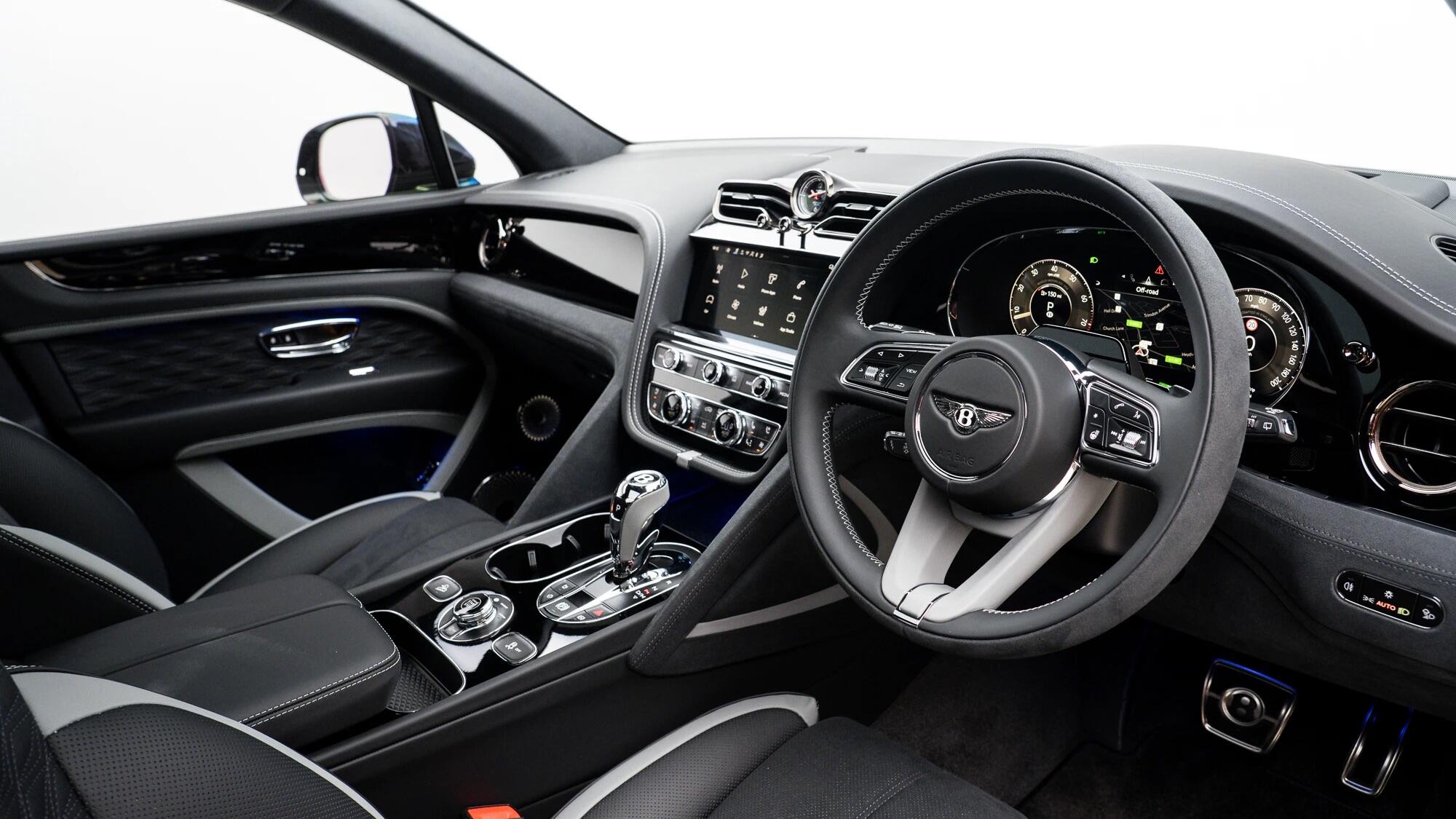 Bentley Bentayga view 8