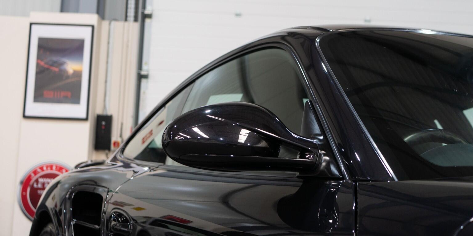 Porsche 911 view 44
