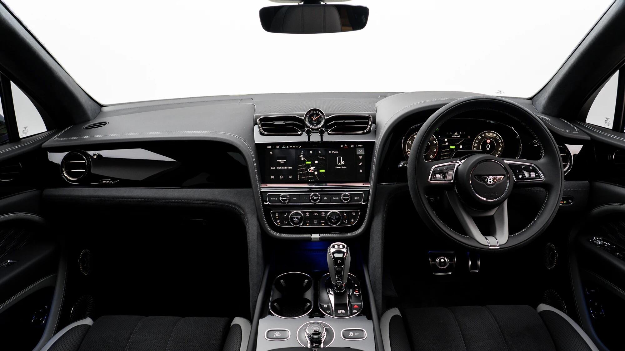 Bentley Bentayga view 3