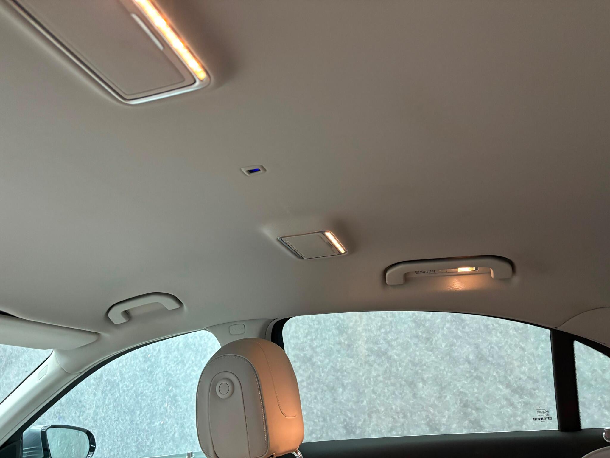 Mercedes-Benz S Class view 32
