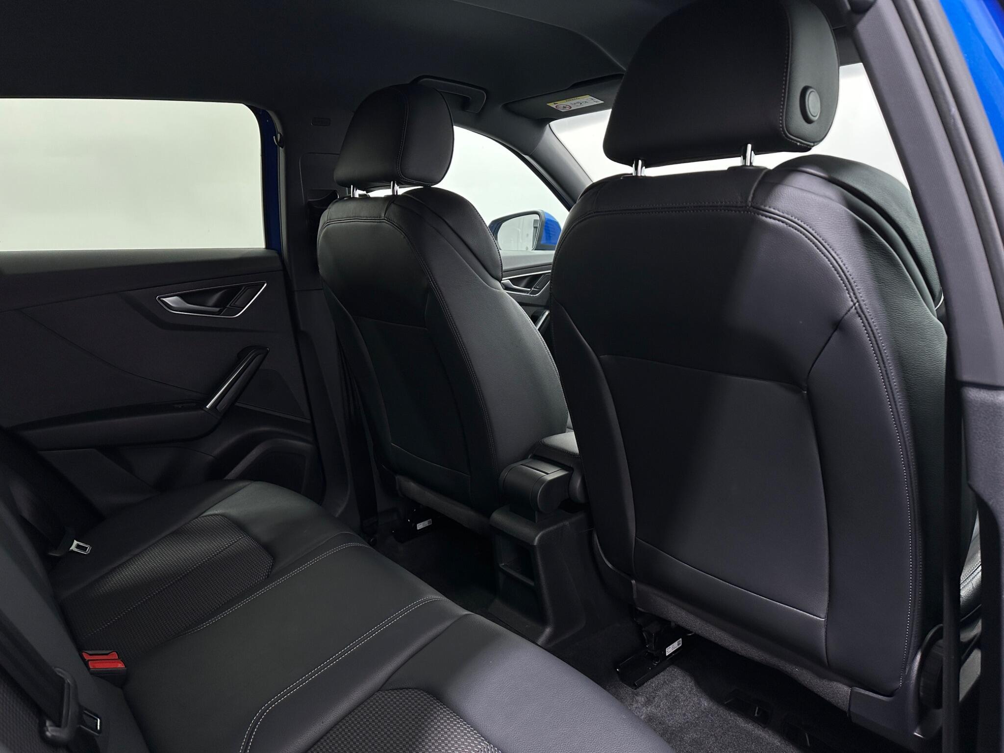 Audi Q2 view 41