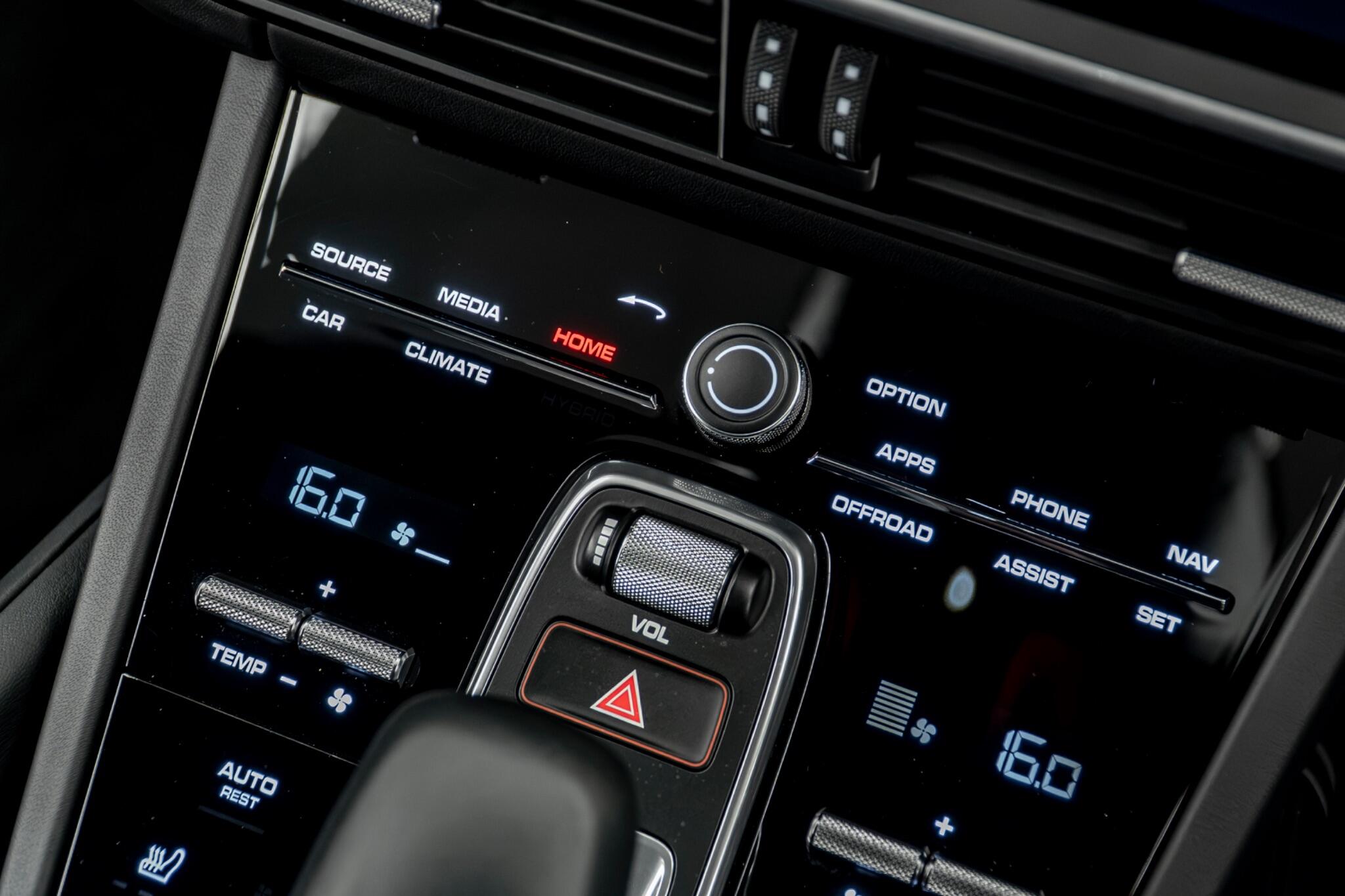 Porsche Cayenne view 44