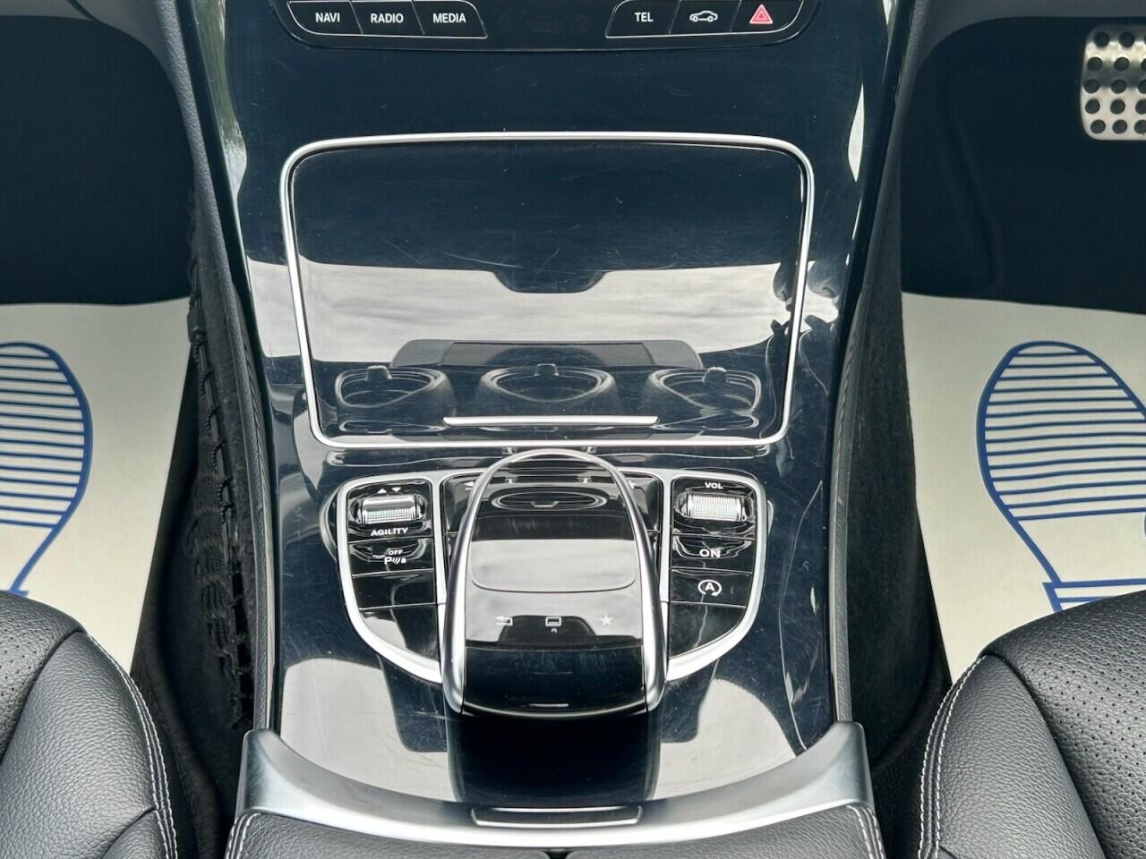Mercedes-Benz C-Class view 26