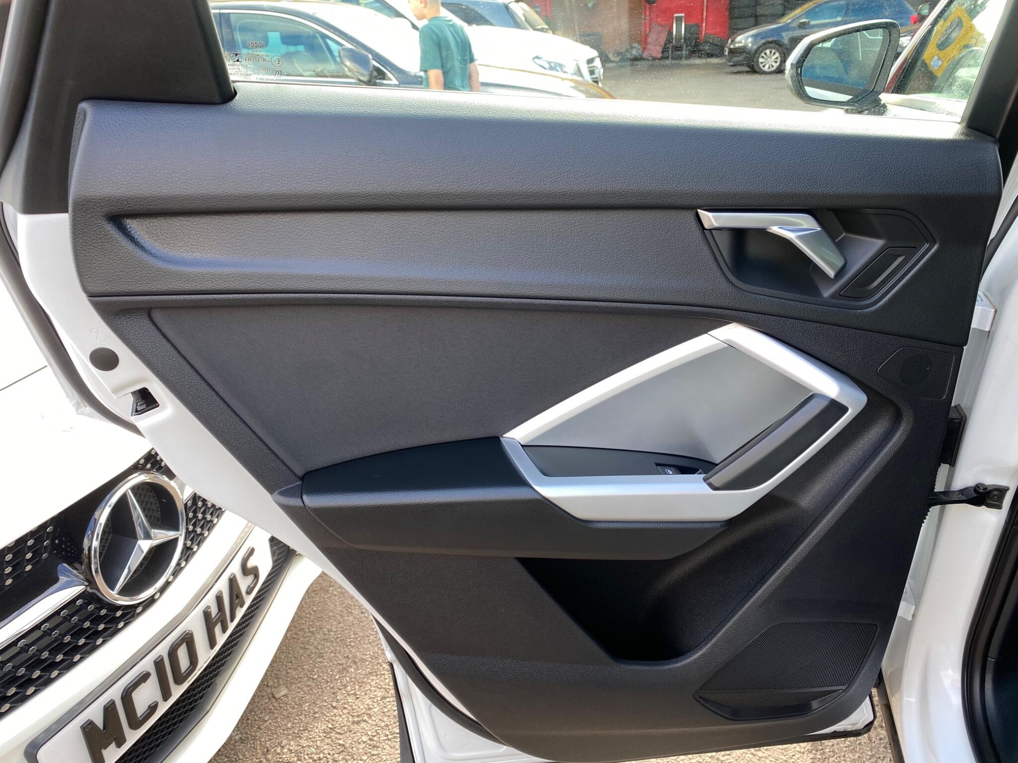 Audi Q3 view 36