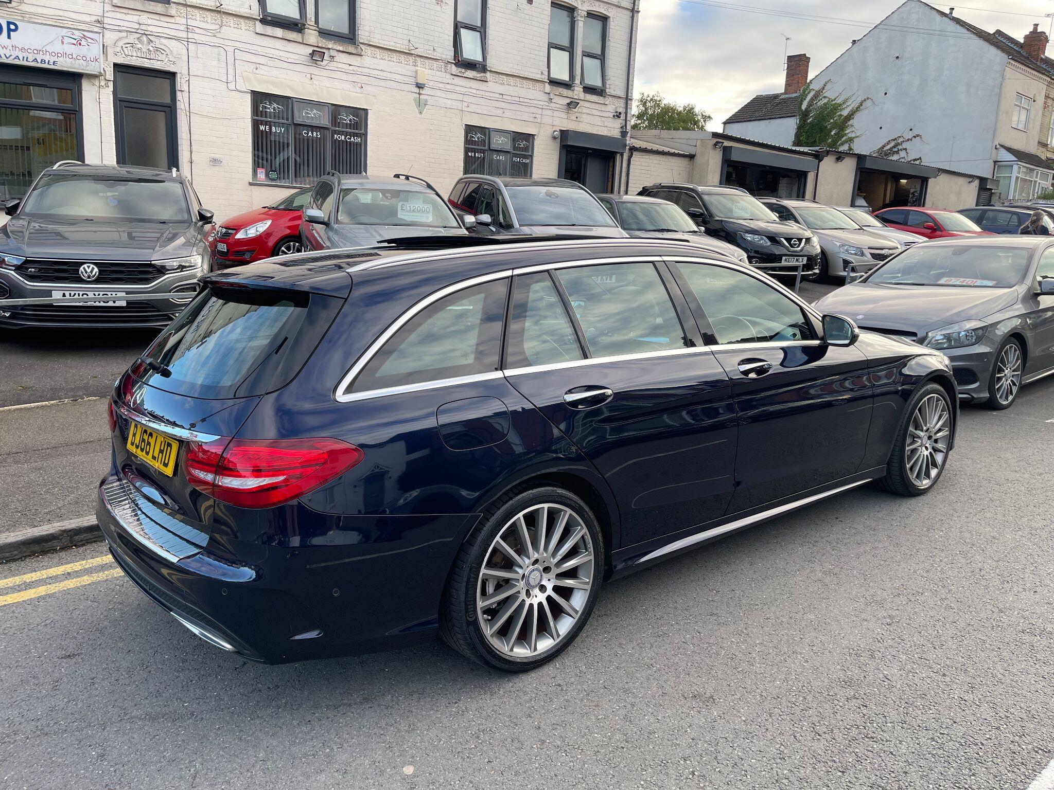 Mercedes-Benz C-Class view 13