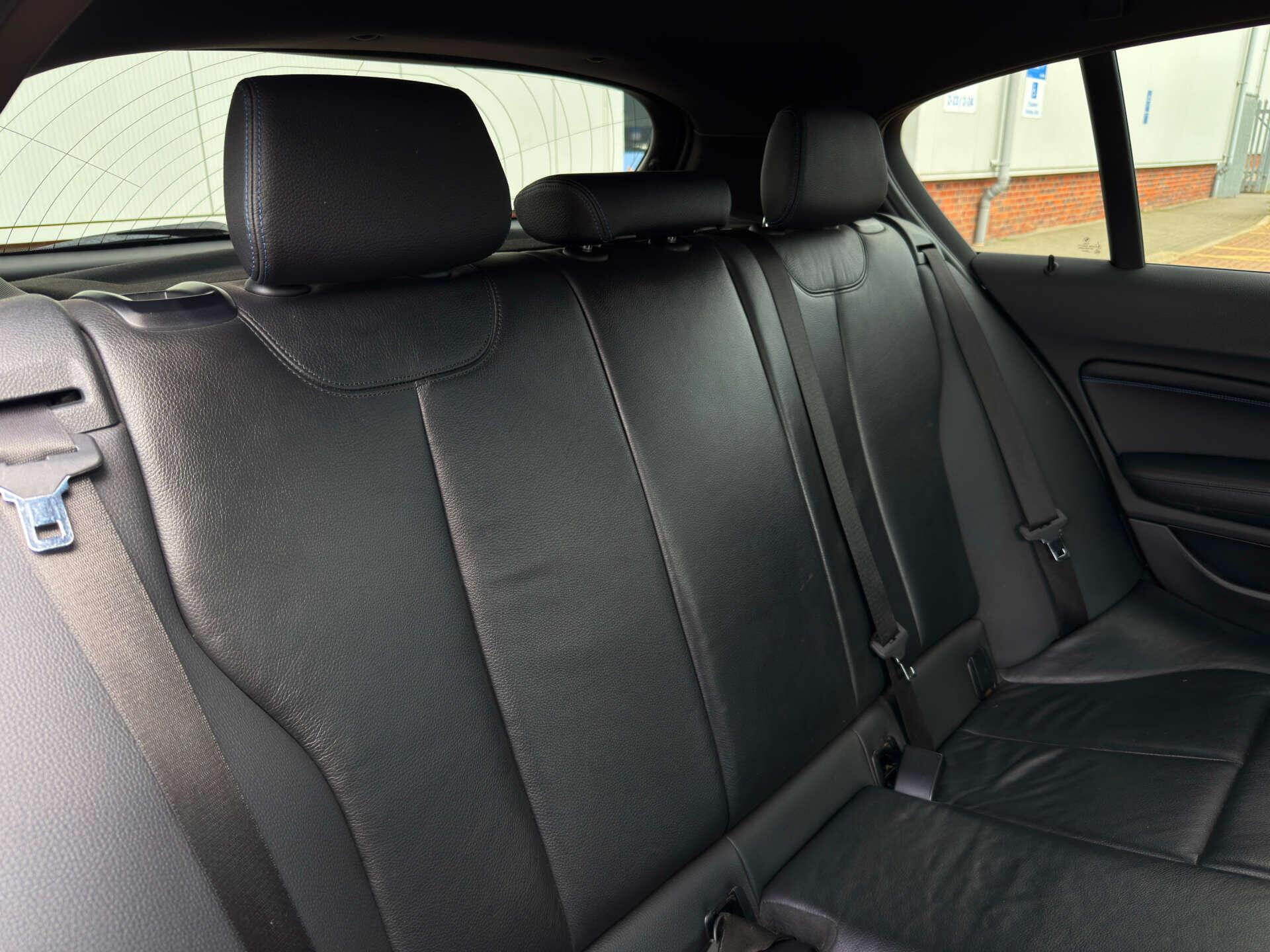 BMW 1 Series view 17