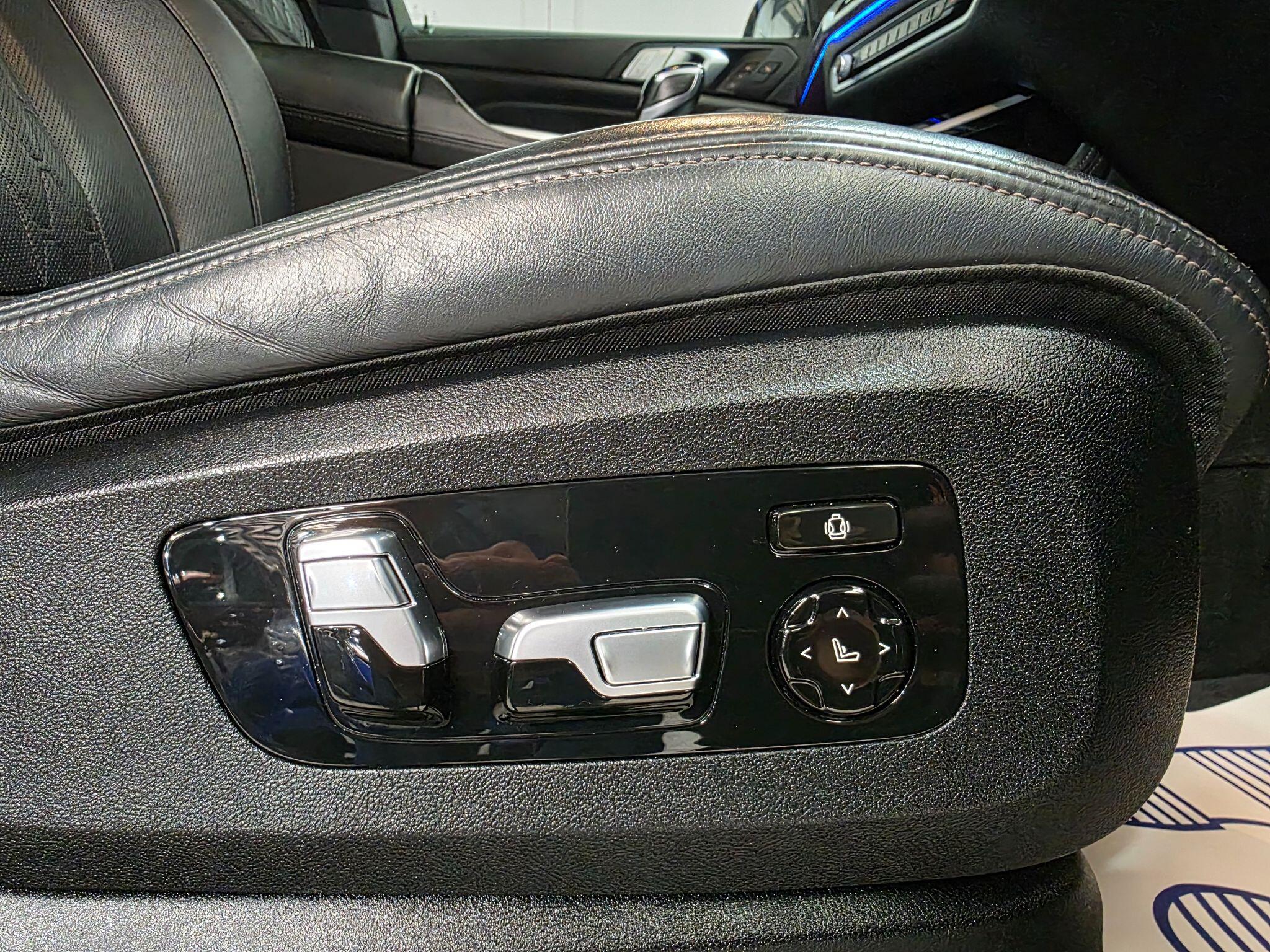 BMW X7 view 27