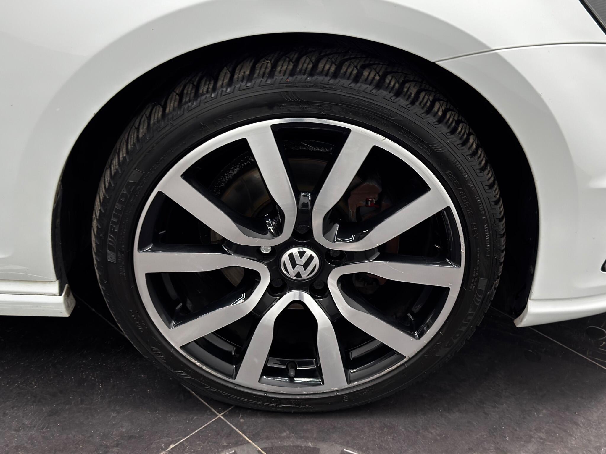 Volkswagen Golf view 62