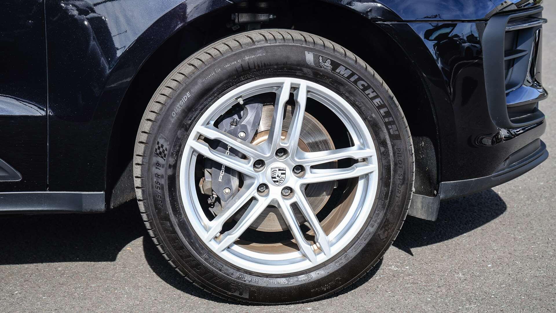 Porsche Macan view 6
