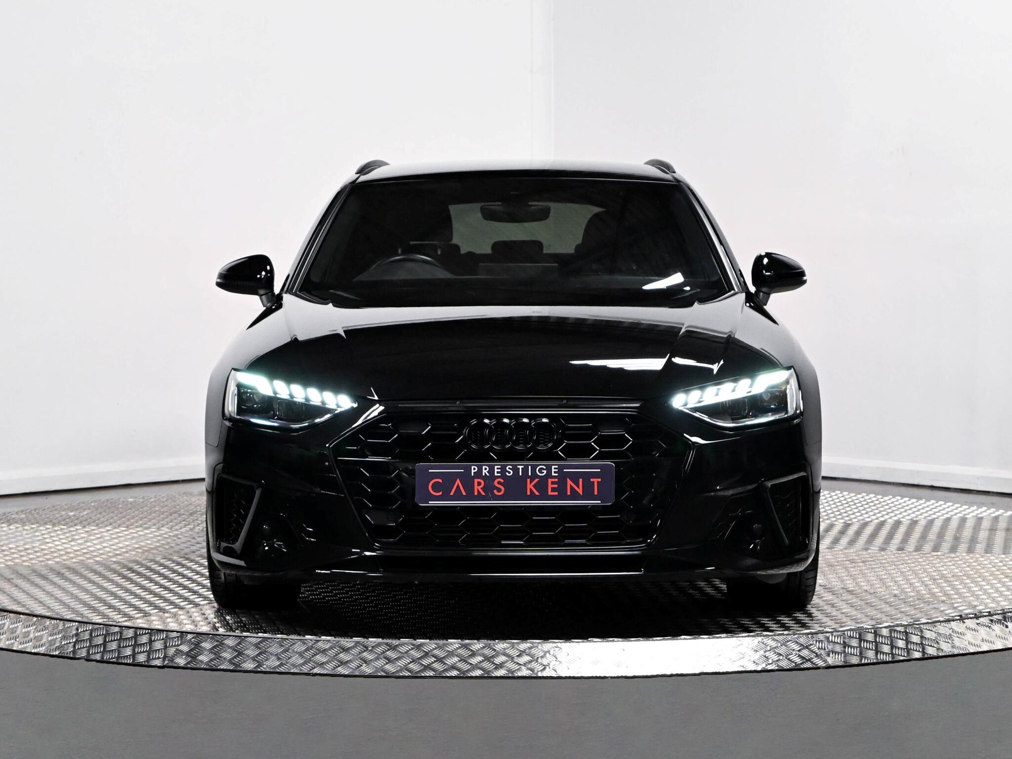 Audi A4 view 32