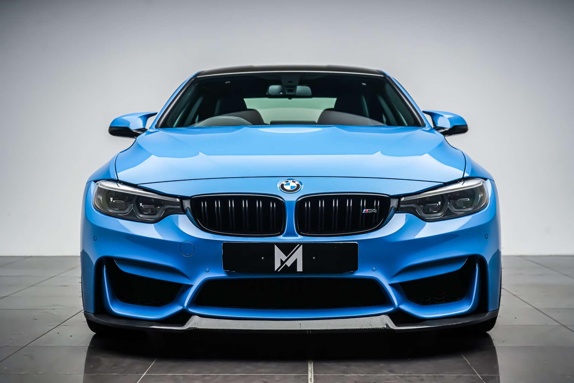 BMW M4 view 2