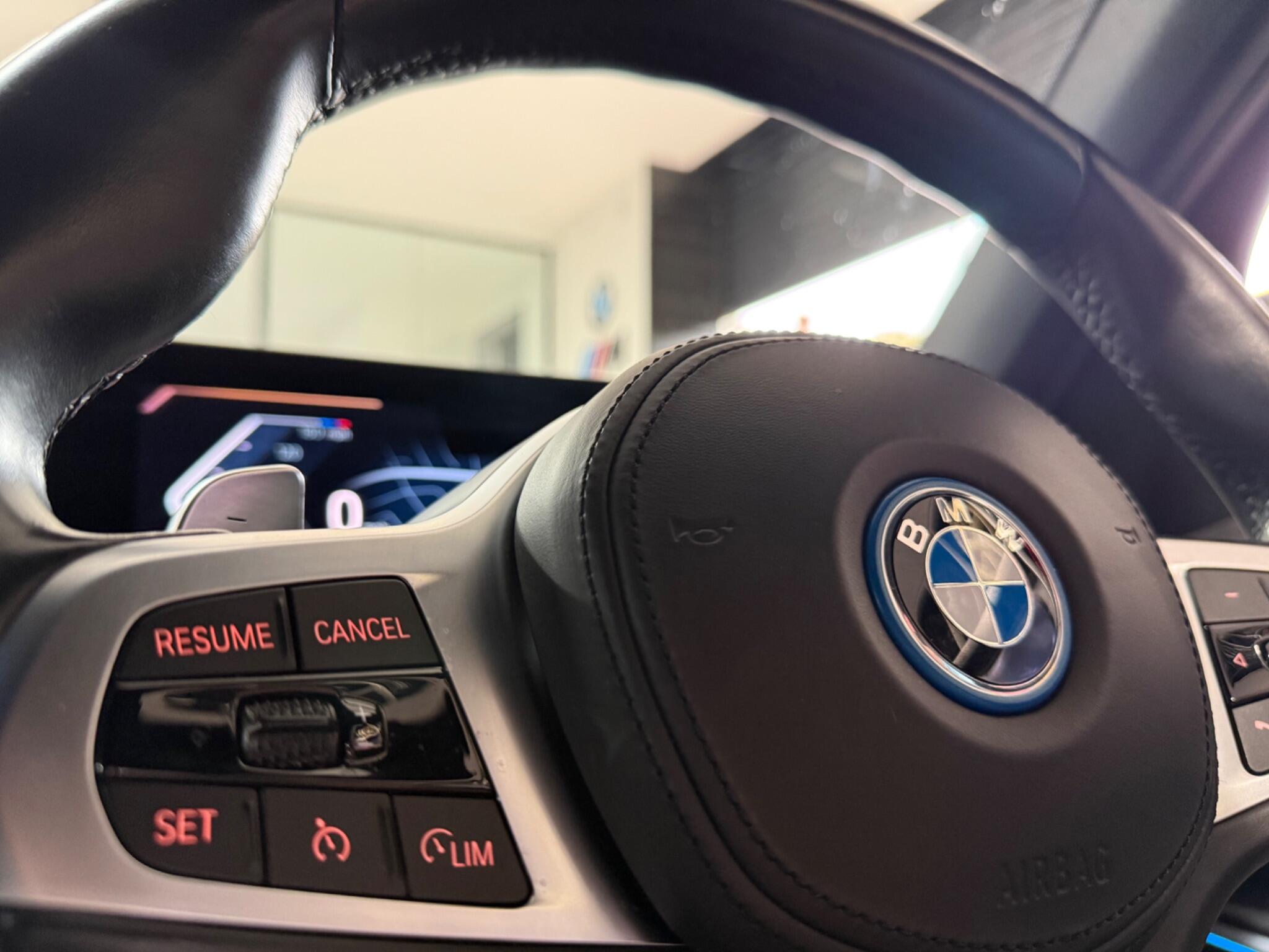 BMW 3 Series view 21