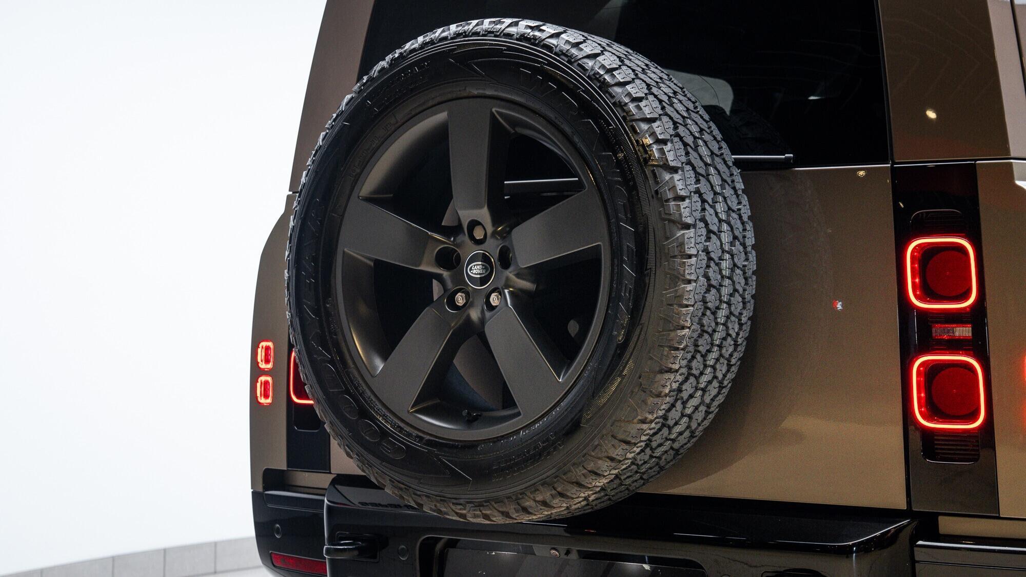 Land Rover Defender view 46