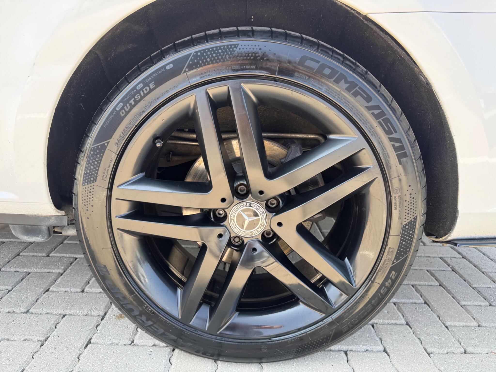 Mercedes-Benz V Class view 11