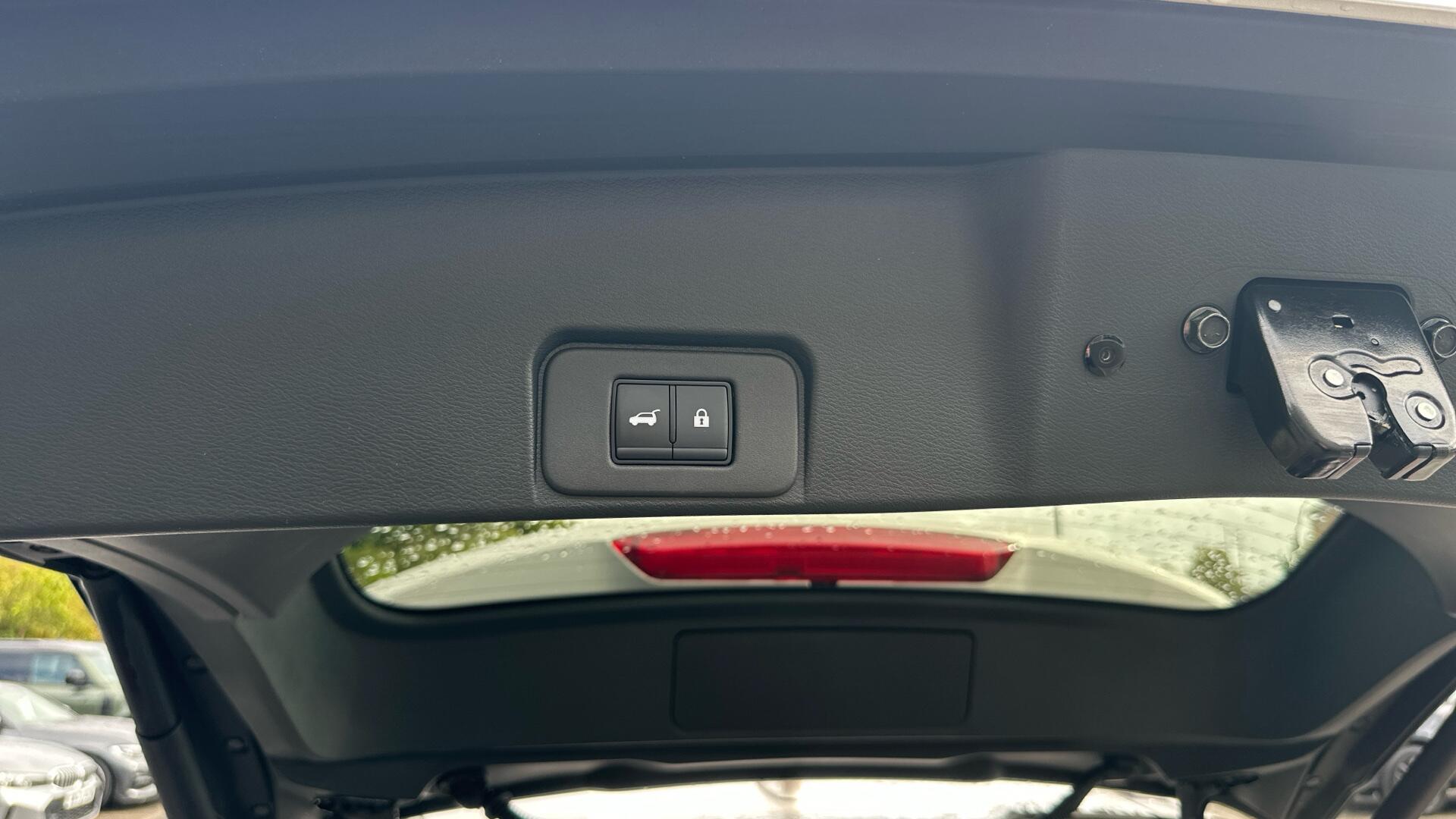 Nissan X-Trail view 35
