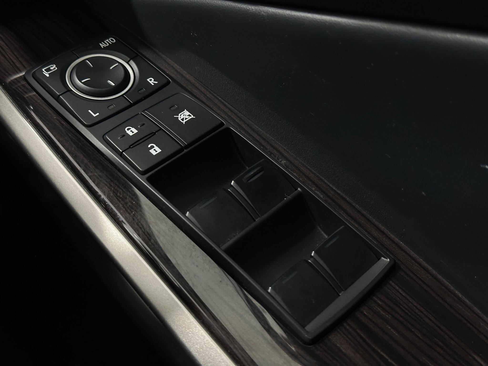 Lexus Is view 19
