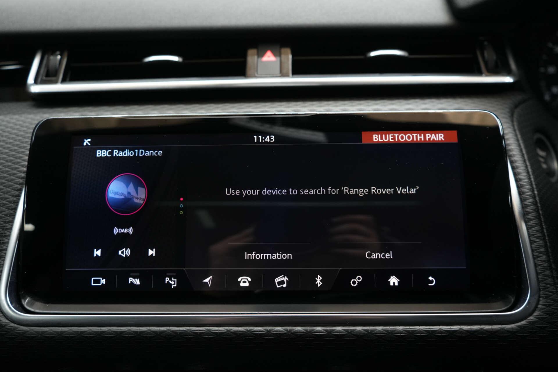 Land Rover Range Rover Velar view 41