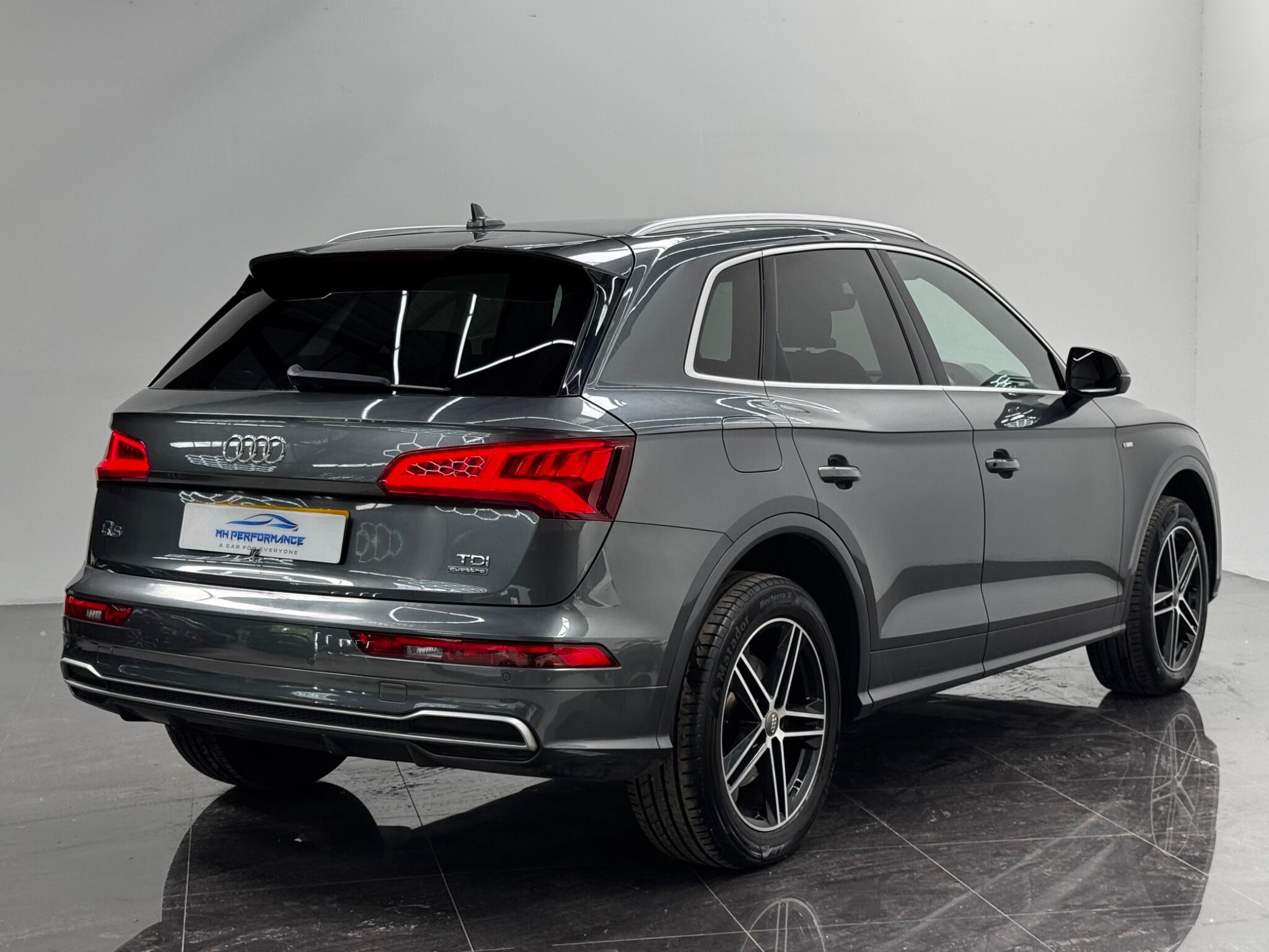 Audi Q5 view 9