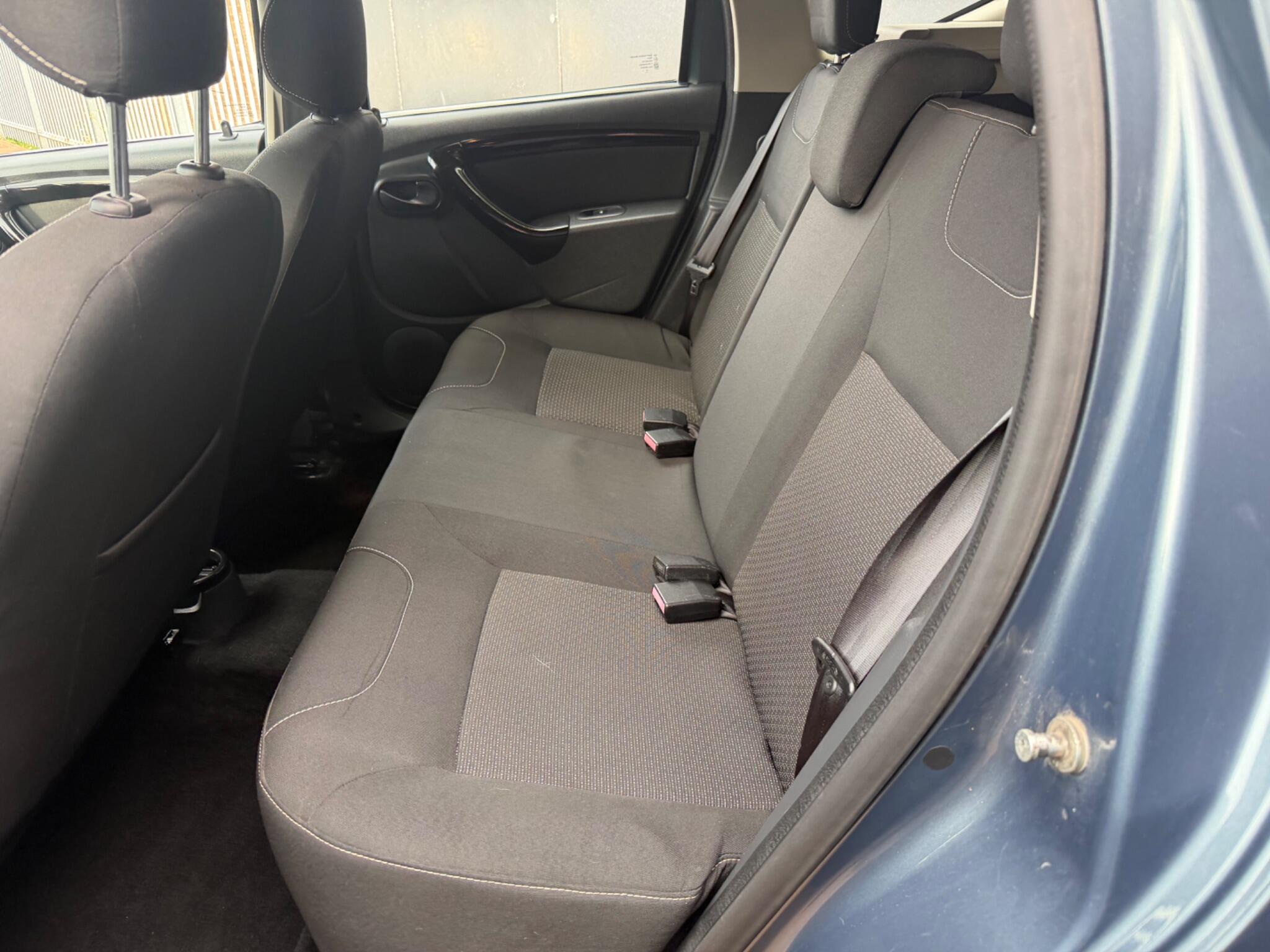 Dacia Duster view 9