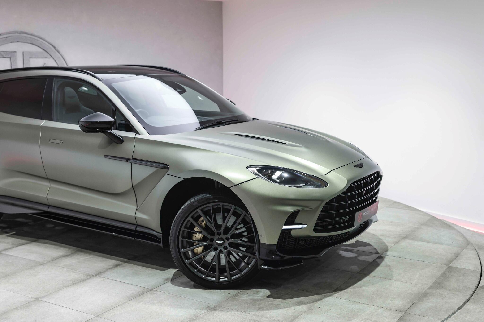 Aston Martin DBX view 14