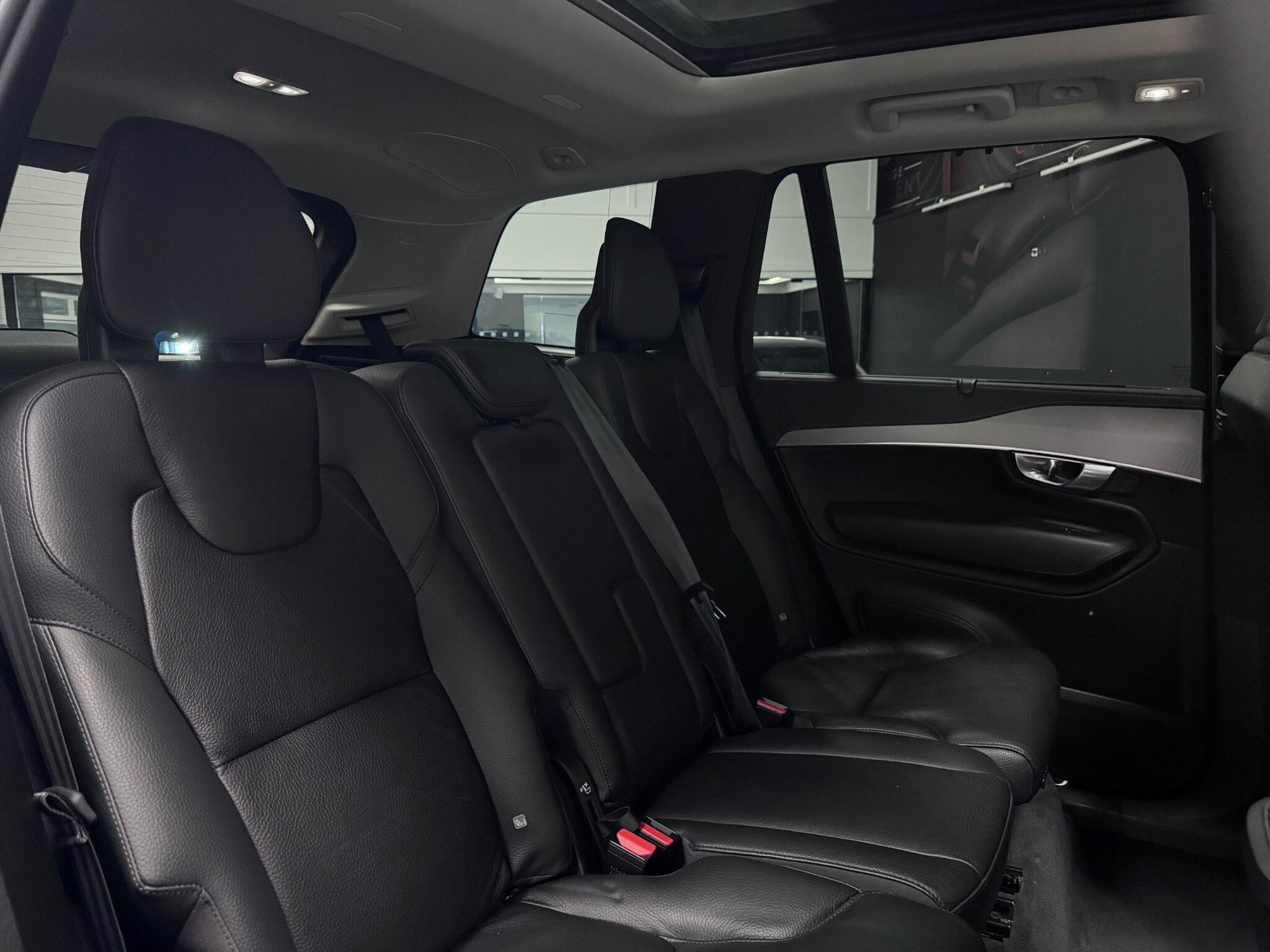 Volvo XC90 view 30