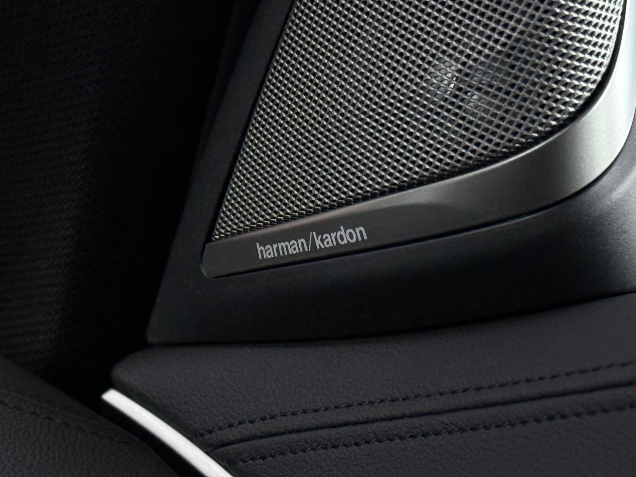BMW 5 Series view 21
