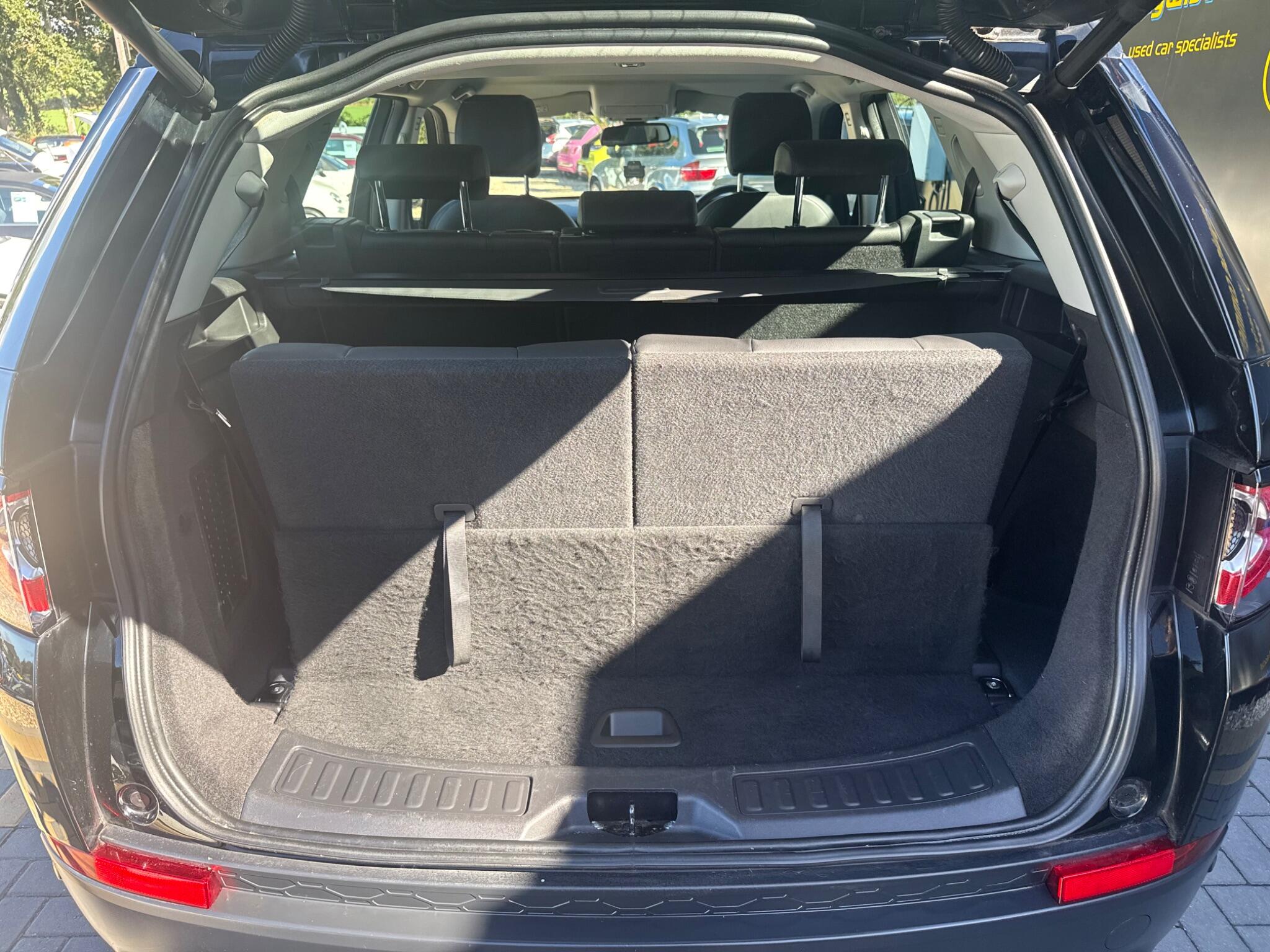 Land Rover Discovery Sport view 26