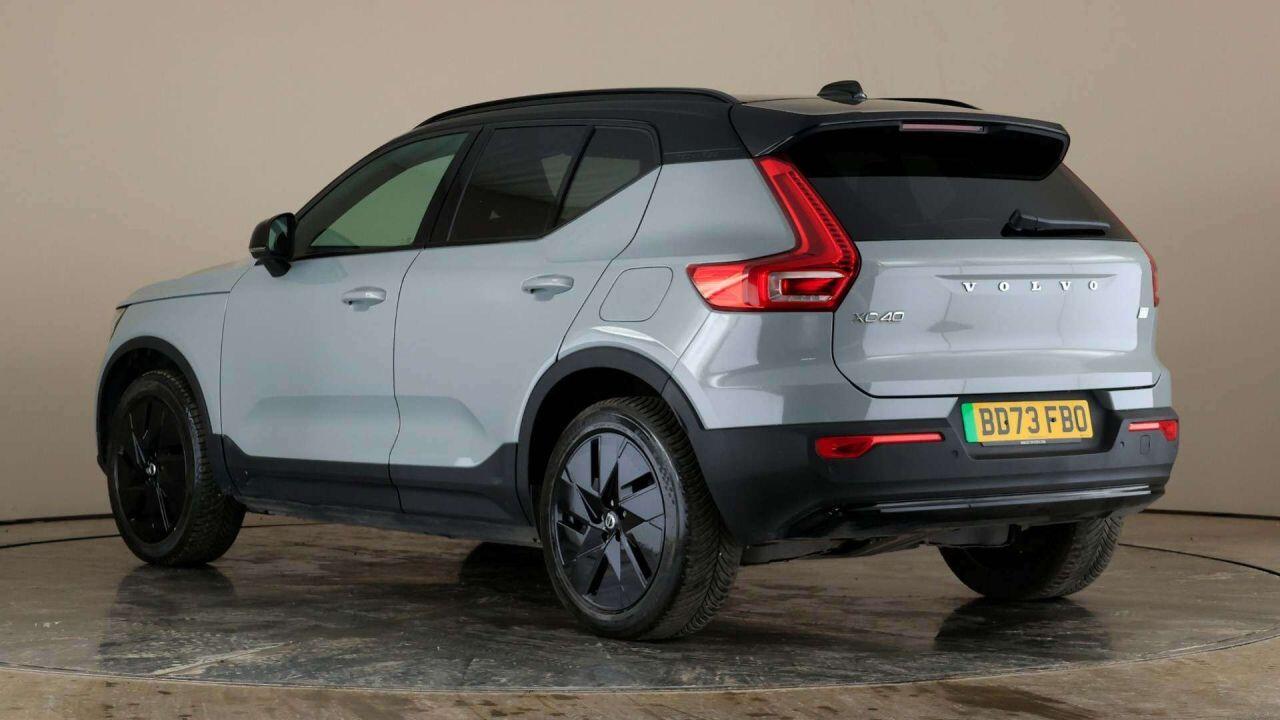 Volvo XC40 view 8