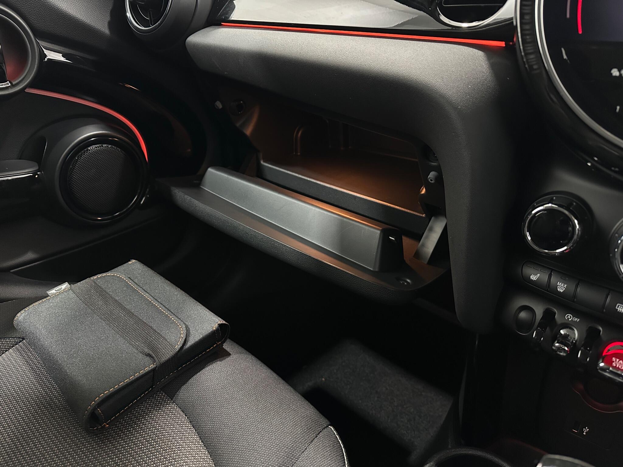Mini Cooper view 28
