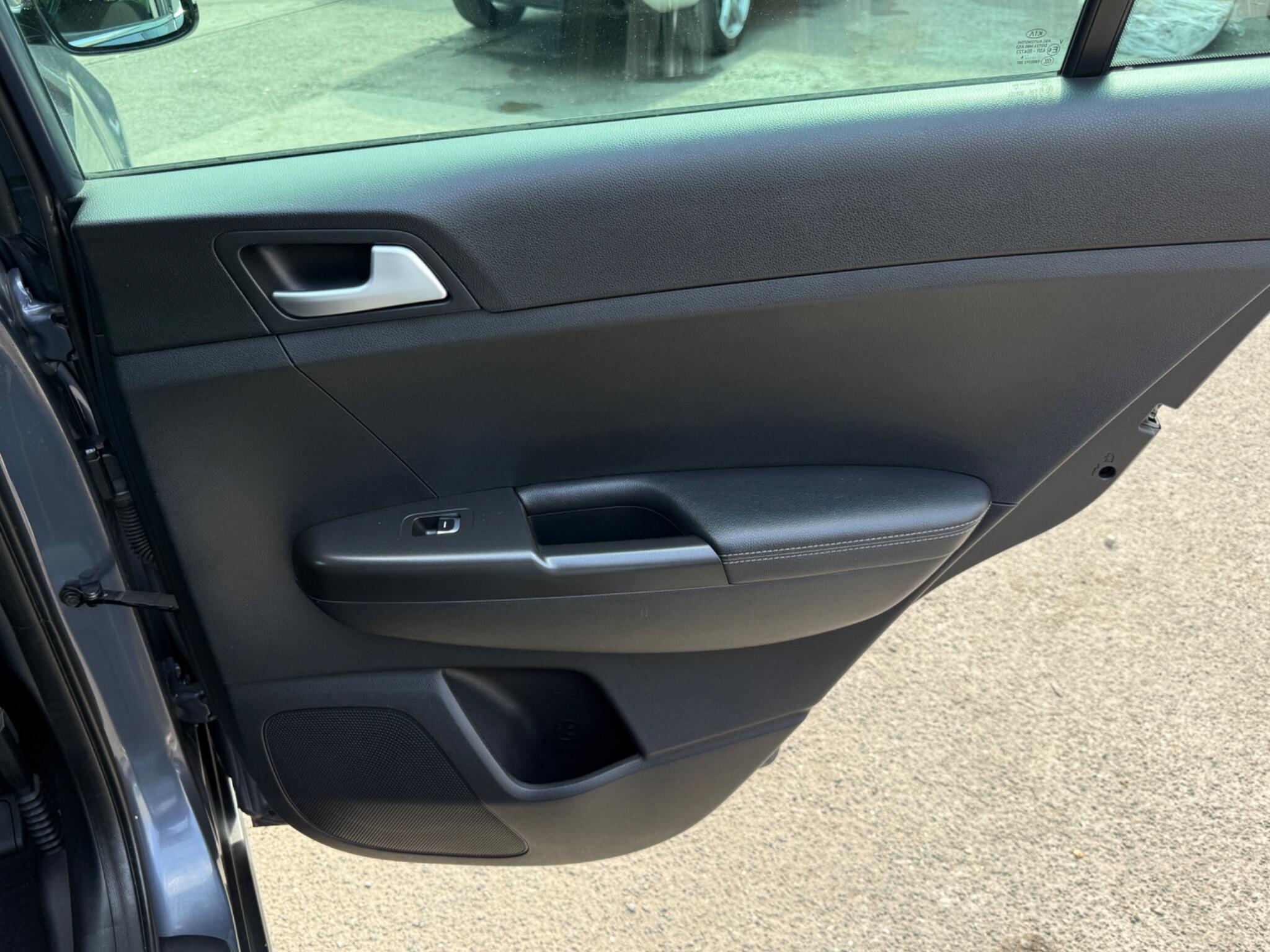 Kia Sportage - Image 37