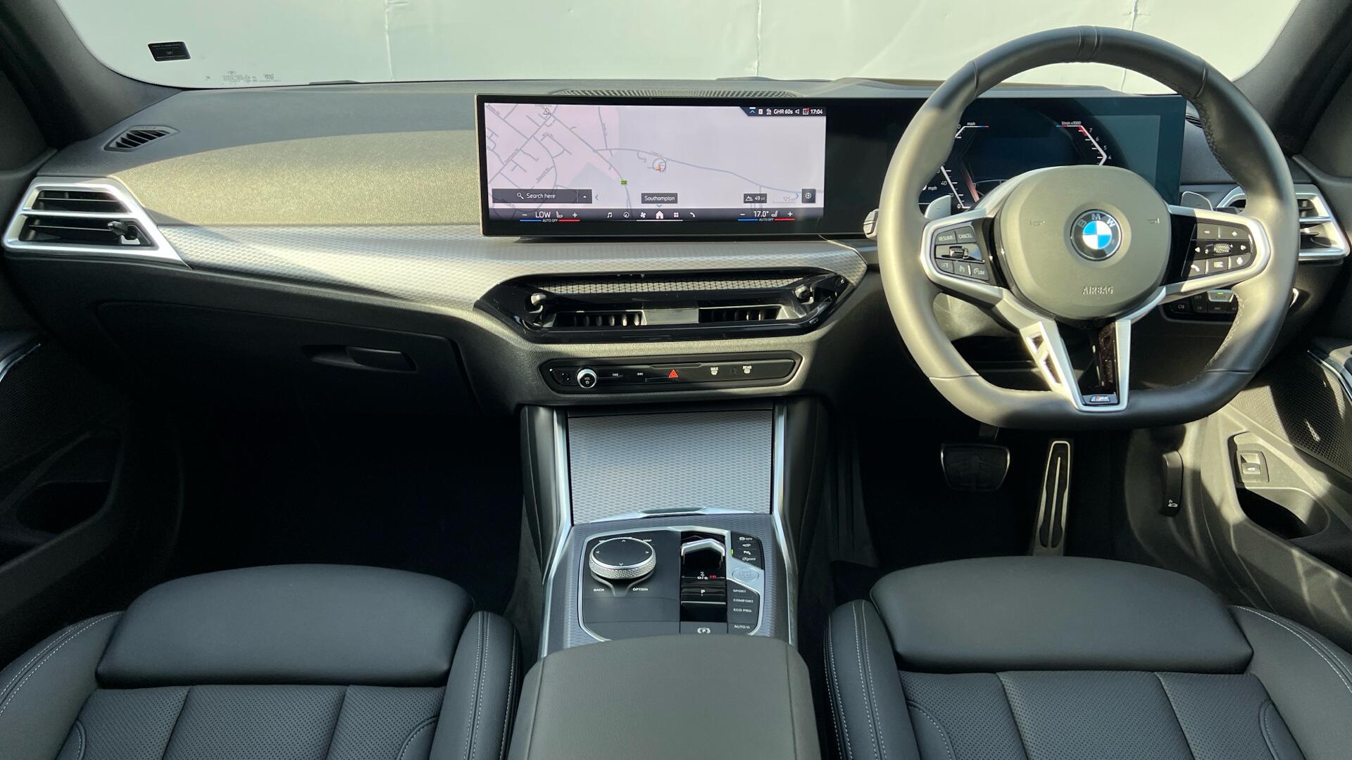 BMW 3 Series view 4