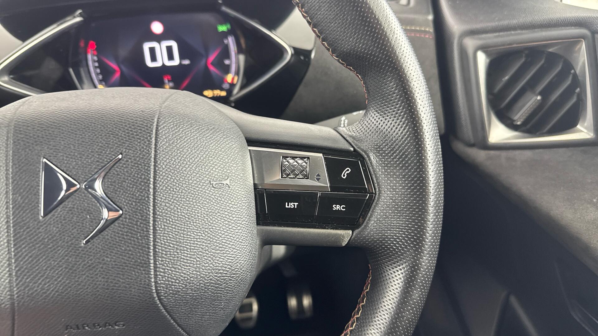 DS Automobiles DS 3 Crossback view 41