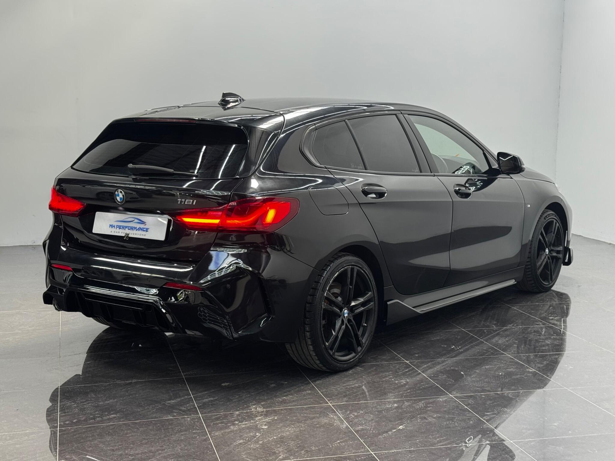 BMW 1 Series view 17
